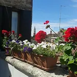 לינה וארוחת בוקר La Terrazza Dei Miracoli *