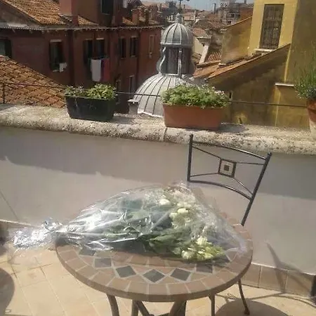 Panzió La Terrazza Dei Miracoli *