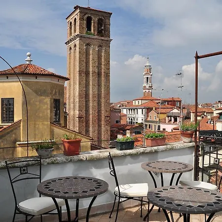La Terrazza Dei Miracoli Bed & Breakfast *