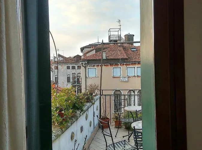 라 테라자 데이 미라콜리 *