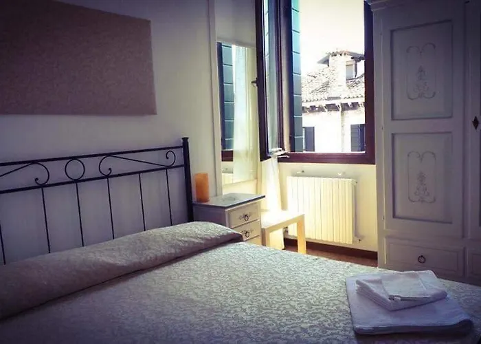 라 테라자 데이 미라콜리 *